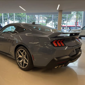 FORD MUSTANG GT 