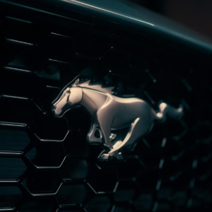 FORD MUSTANG GT 