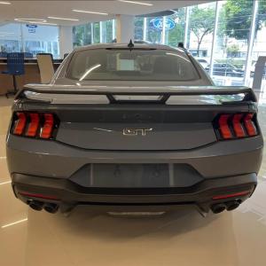 FORD MUSTANG GT 
